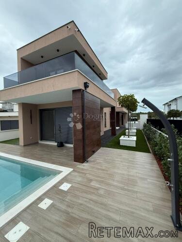 LUKSUZNA VILA S BAZENOM – VODICE - 3