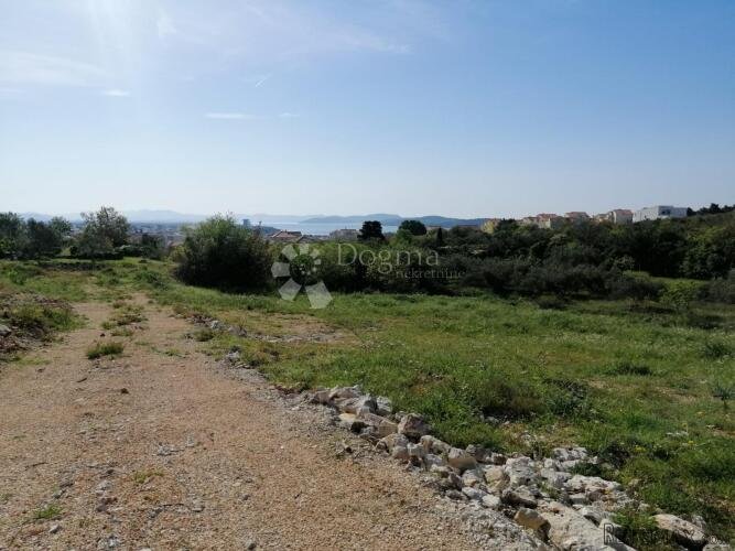 VODICE, atraktivno građevinsko zemljište sa pogledom na more - 3