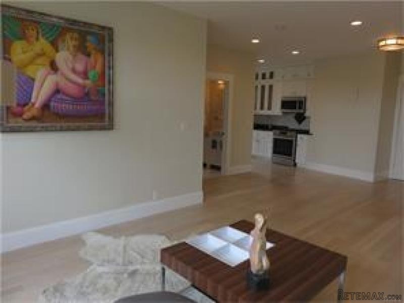 1 bedroom Commercial Property For Sale:.. - 2