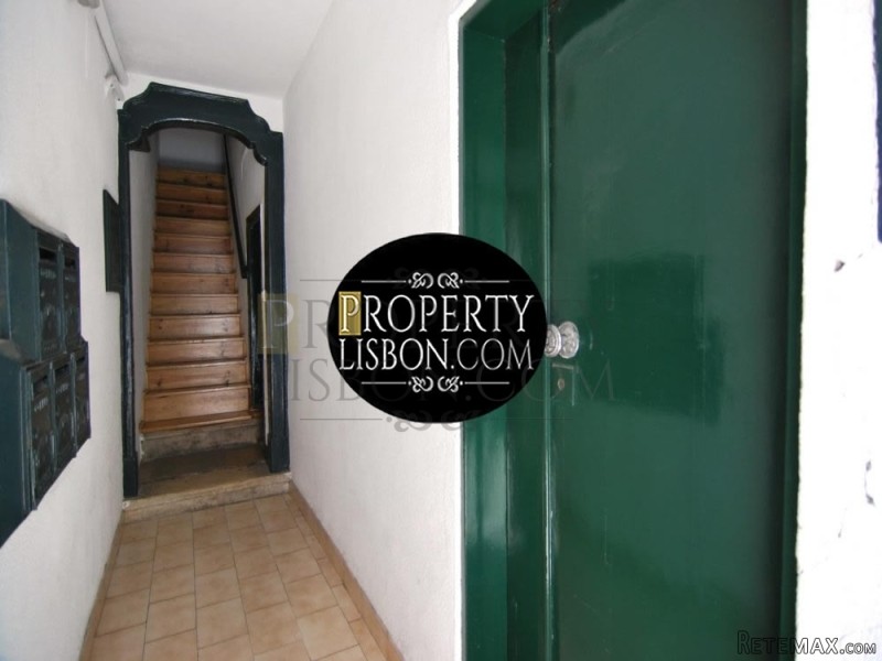 2-bedroom apartment for renovation with.. - 2