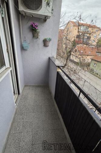 Prodaja stana na Karaburmi 62m2 - 6
