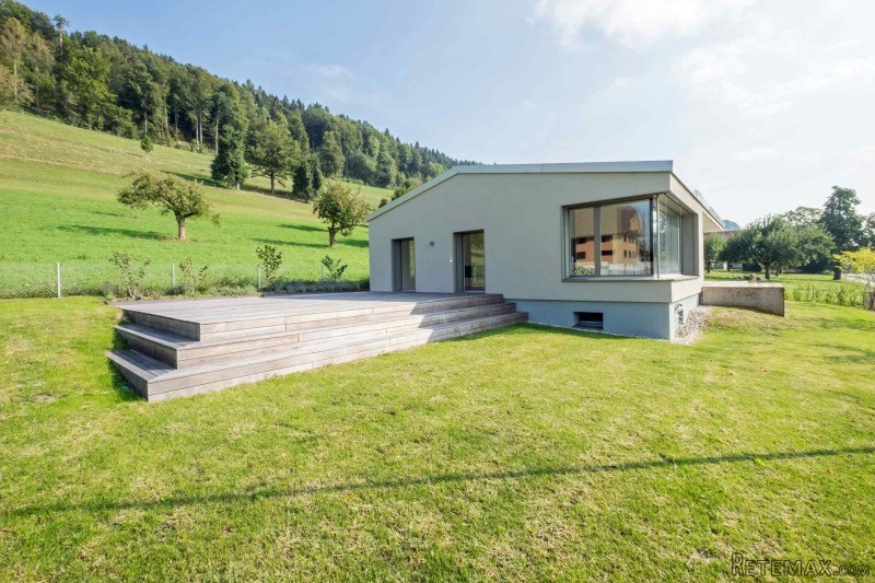 UNIQUE SINGLE-FAMILY HOME FOR MODERN..