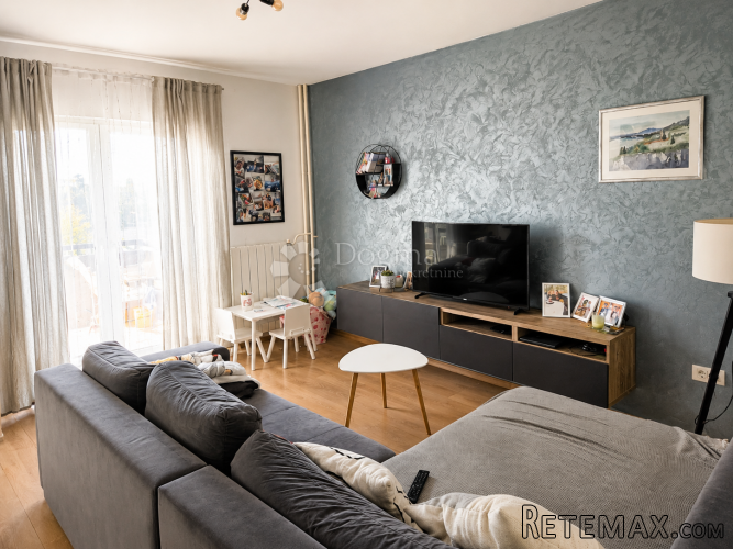 Pazin - Renoviran stan 60 m² s 2 terase |Parking