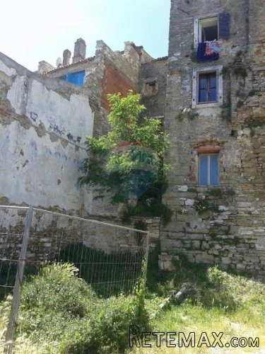Buje, kamena kuća za adaptaciju u starogradskoj jezgri - 5