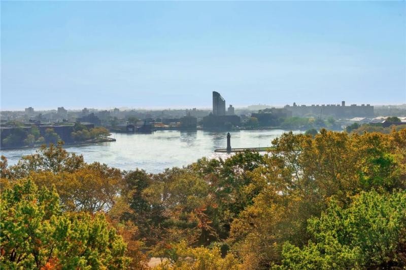 6 Bedrooms - Condo - New York State -..