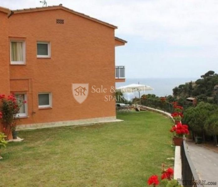 Beautiful House With Magnificent Sea..