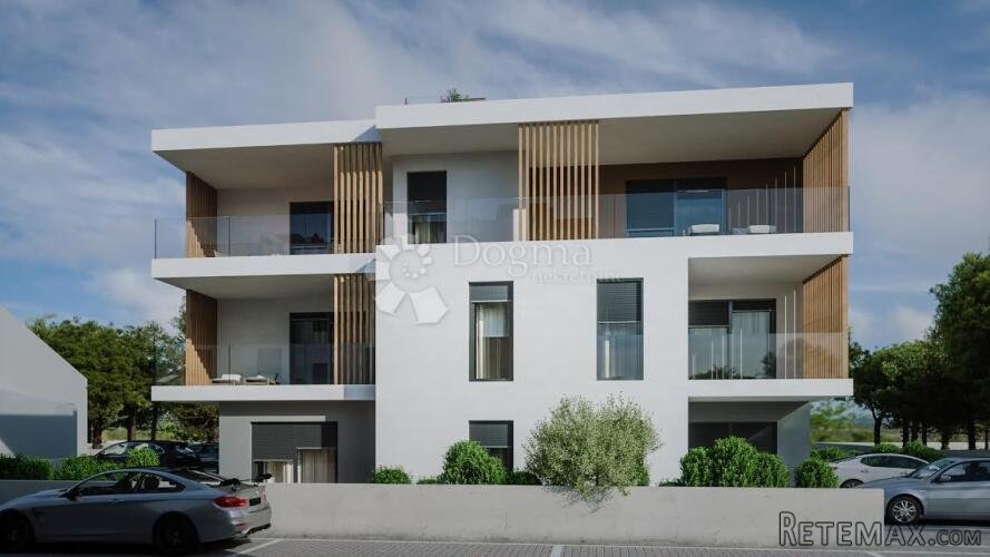 VODICE – STAN S KROVNOM TERASOM