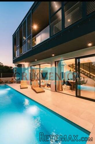 Vodice - luksuzna moderna villa sa bazenom