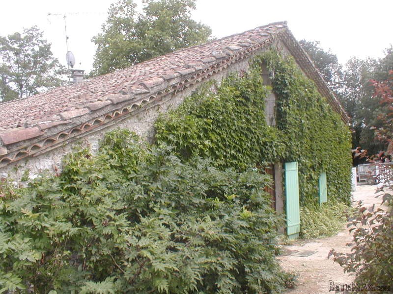 A Pretty Stone Built Property Situated.. - 2