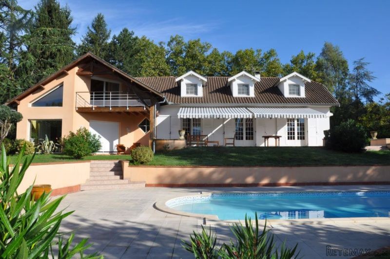 Well Renovated Villa With 1 Acre Of..
