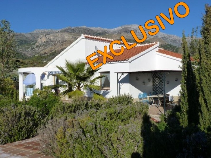 Chalet for Sale in Canillas De Aceituno..