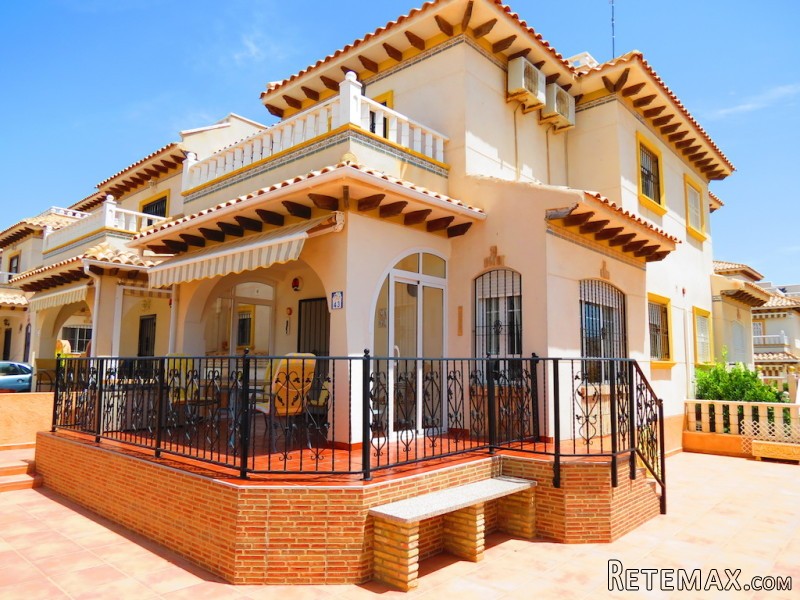 Quad-Style Townhouse In Cabo Roig..