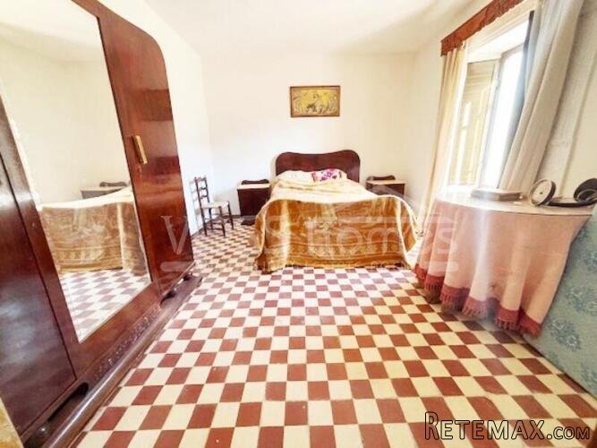 NEW LISTING TO VOSS HOMES - Two huge country houses in.. - 11