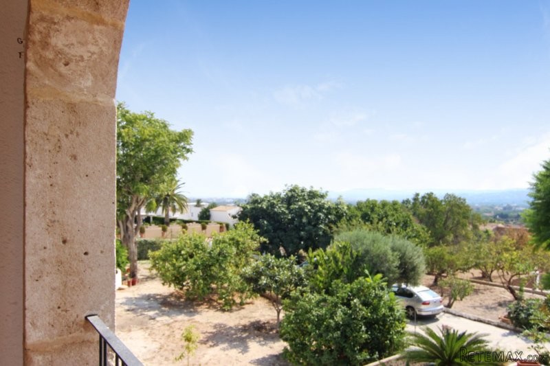 8 bedroom 4 bathroom Villa Close to.. - 2