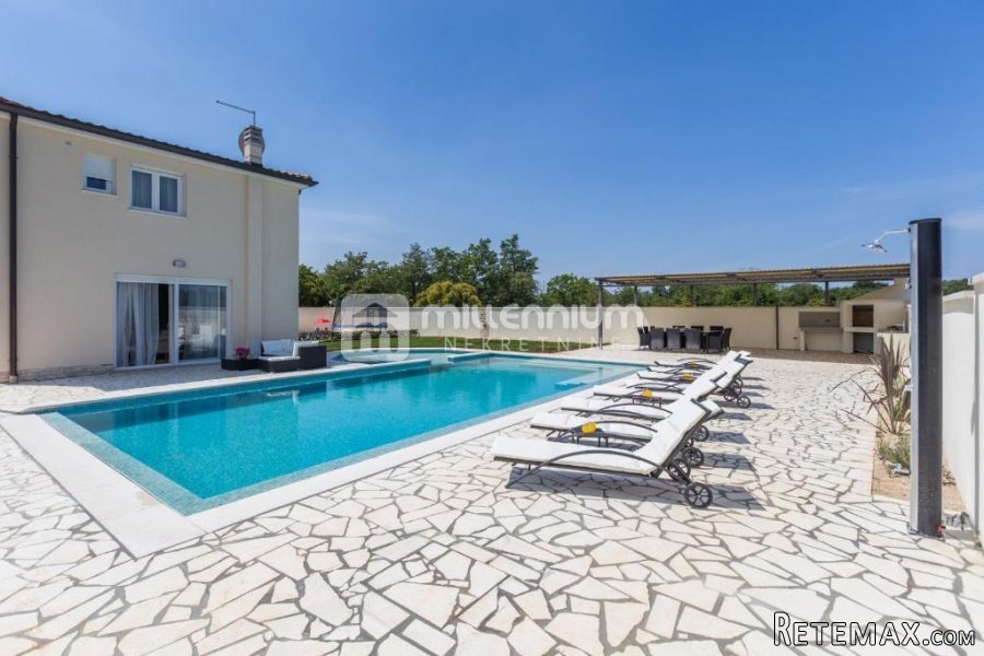Istra, Umag, vila s bazenom i velikom okućnicom - 2