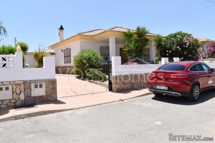 NEW & EXCLUSIVE TO VOSS HOMES - A spacious, light & airey.. - 12
