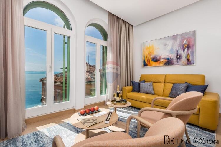 OPATIJA,CENTAR- luksuzan stan 80 m od mora - 2