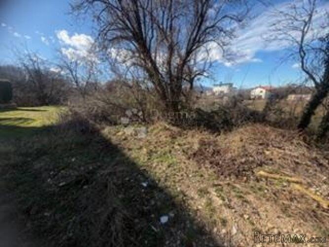 Osunčani teren za obiteljsku kuću - 2