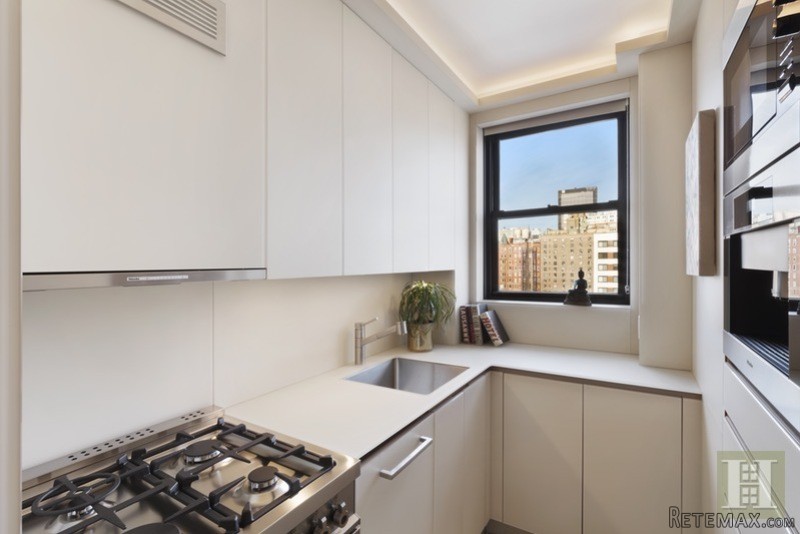 1 bedroom Apartment For Sale: 200 WEST.. - 2