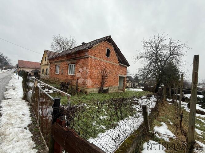 Građevinsko zemljište sa dvije kuće za renovaciju - 3