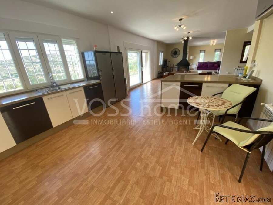 NEW & EXCLUSIVE LISTING TO VOSS HOMES - A huge, luxury.. - 14