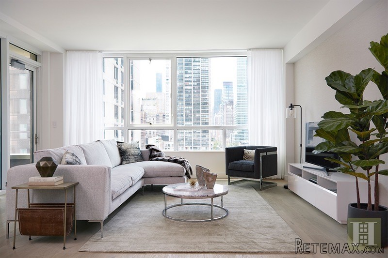 2 bedroom Apartment For Sale: 301 EAST..