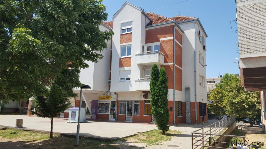 Trosoban stan od 102m2 u Banovcima - 16