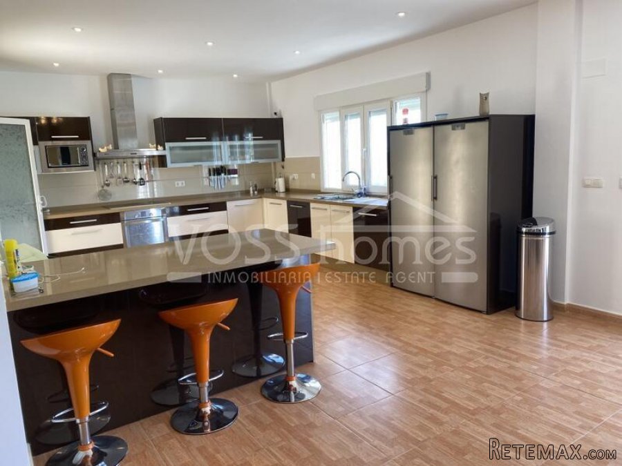 NEW & EXCLUSIVE LISTING TO VOSS HOMES - A huge, luxury.. - 17