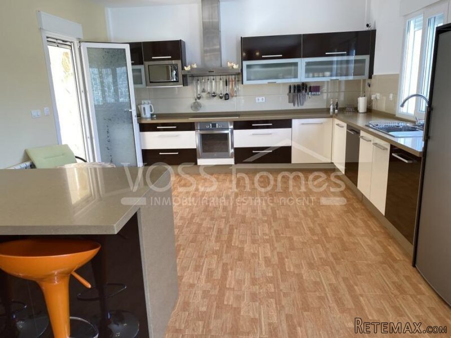 NEW & EXCLUSIVE LISTING TO VOSS HOMES - A huge, luxury.. - 18