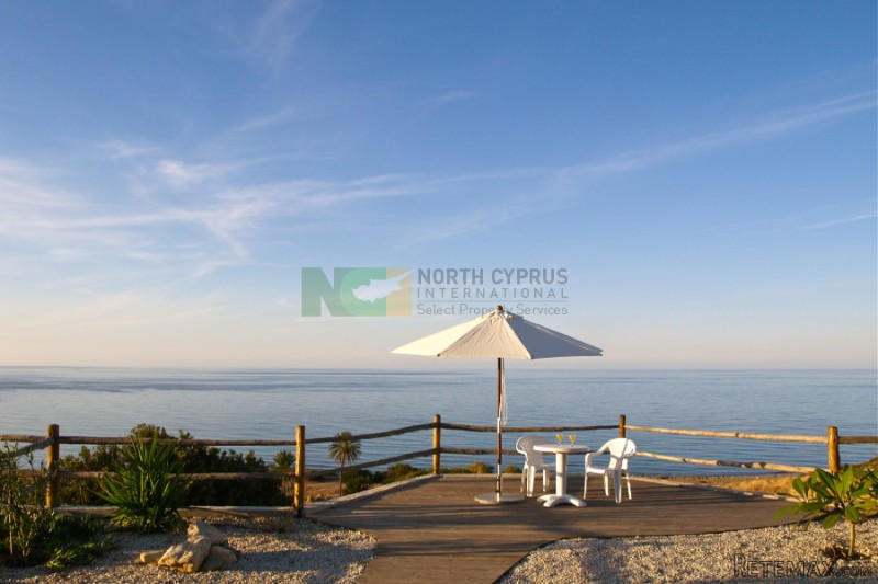 Palm View Cliff Edge Penthouse
