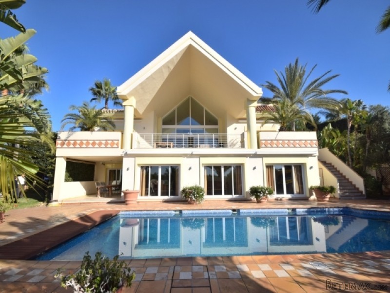 Immaculate 6 Bedroom Villa For Sale..
