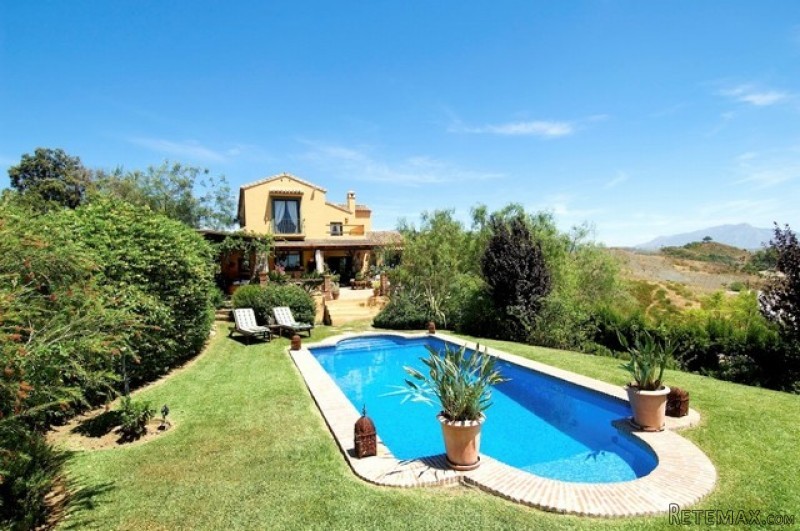 4 Bedrooms - Villa - Malaga - For Sale