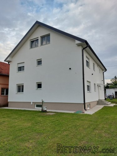 Kuca sa placem-Radiofar