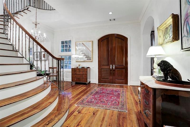 5 bedroom House For Sale: 5105 Braeburn.. - 2