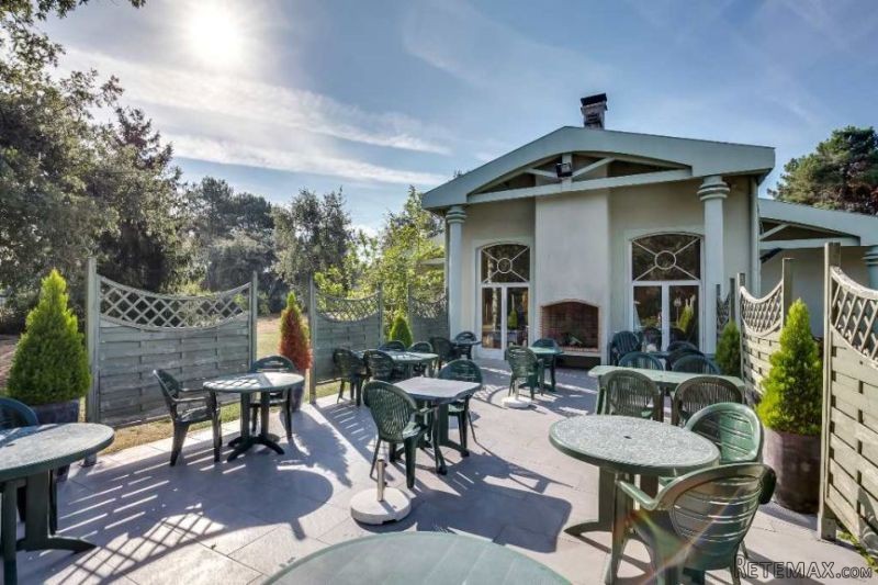 Hotel Restaurant For Sale