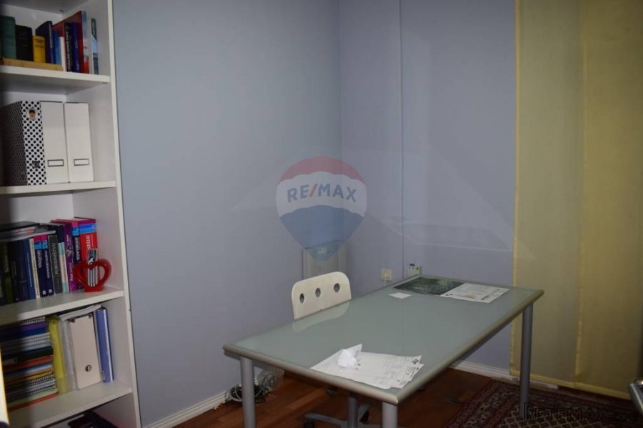 Stan centar, 1.kat, 5 soba - 5