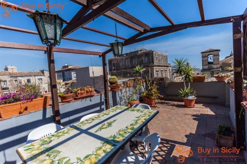 3 bedroom Apartment For Sale: Via..