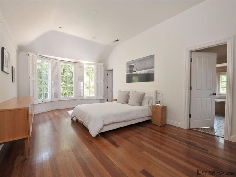 6 Bedrooms - Property - CA - For Sale - 2