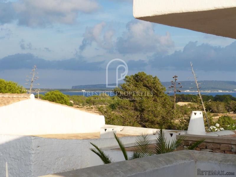Beautiful and charming property on the.. - 2