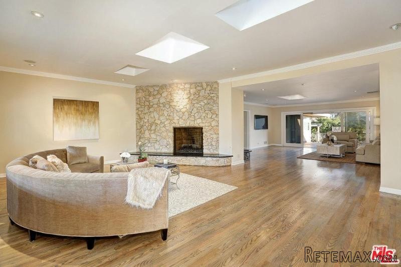 11455 Thurston Cir | Los Angeles..