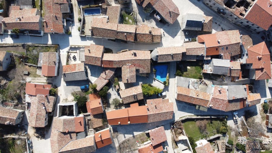 ISTRA, GRAČIŠĆE - Kompleks od 3 kamene vile u starom gradu s - 2