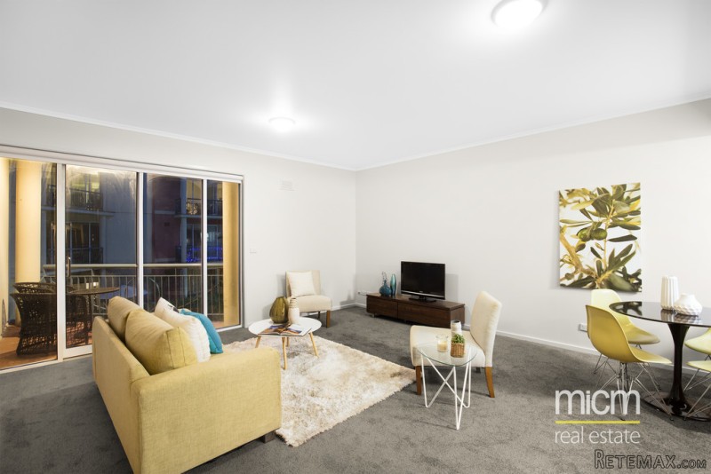 Refurbished Southbank Retreat. Popular..