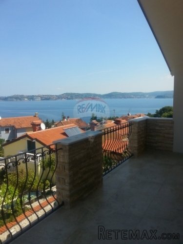 STAN 85M2 NA ATRAKTIVNOJ LOKACIJI,150m OD MORA,POGLED - 4