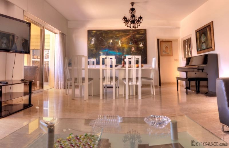 For Sale A Luxurious 3 Bedroom..