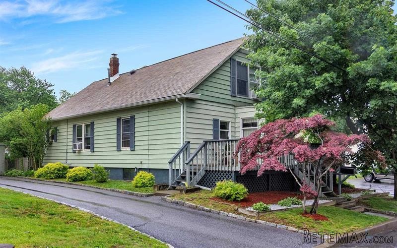 3 bedroom House For Sale: 11 Mead Ave..