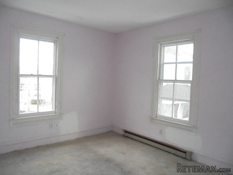 7 Pardee St #8 Bristol, CT, 06010.. - 2