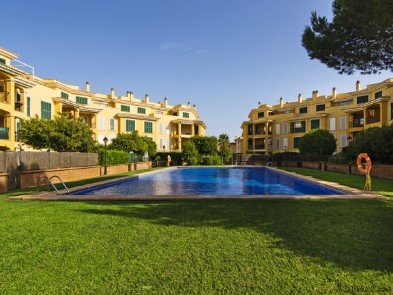 Apartment With Garden In Sought-After..