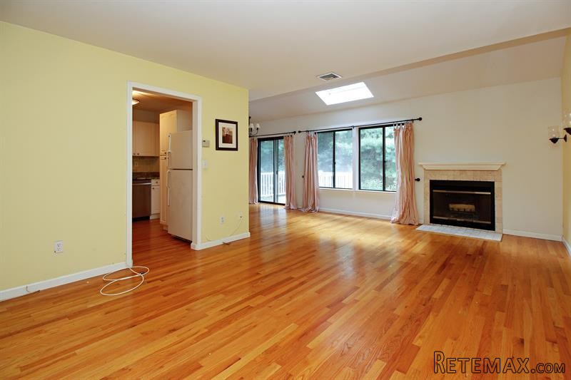 2 bedroom House For Sale: 173 Birchwood.. - 2