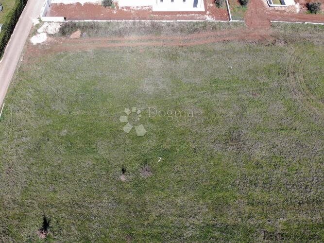 Poreč, prekrasno građ. zemljište za izradu 3 kuće! - 3