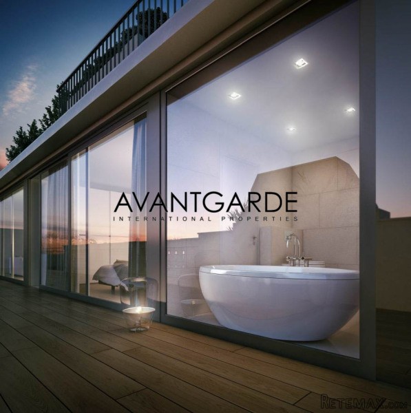 Elegant Penthouse with sunny..